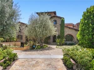 MLS #OC25135772 image #0