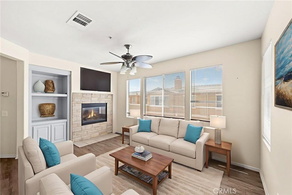 MLS #OC25136647 img 0