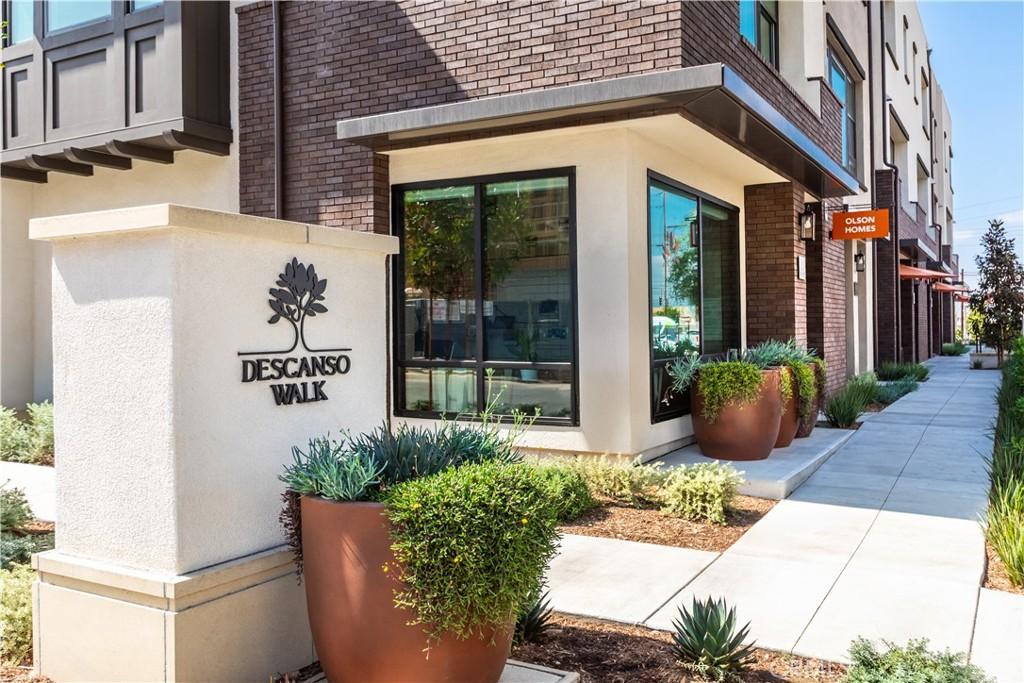 MLS #OC25136866 image #0