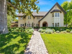 MLS #OC25137990 image #0