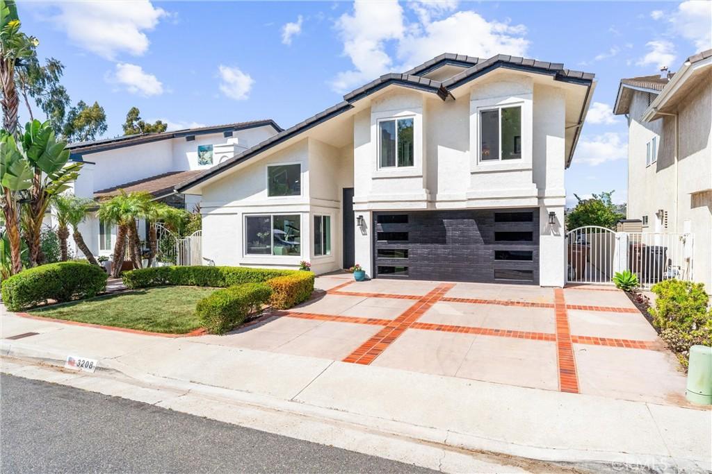 MLS #OC25138446 img 0