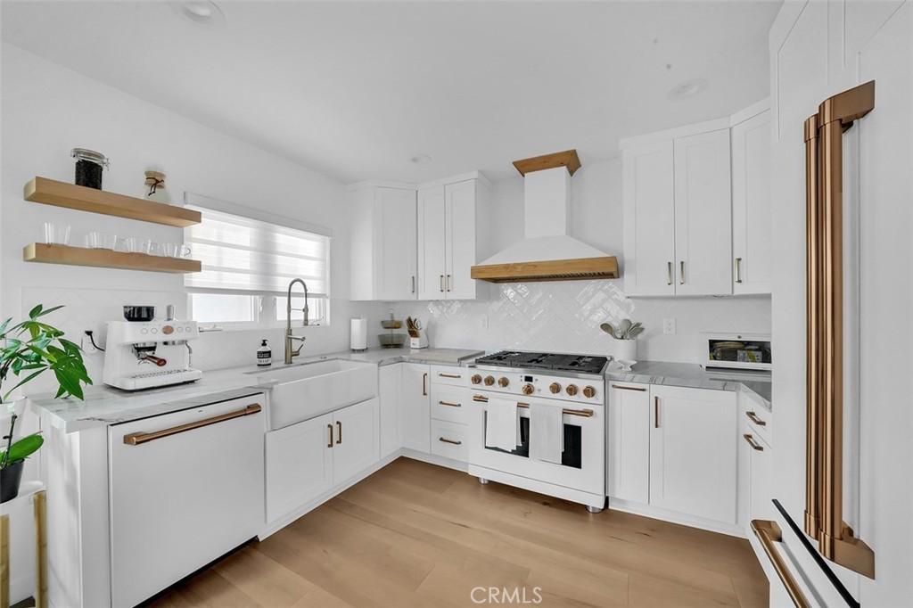 MLS #OC25140811 image #0