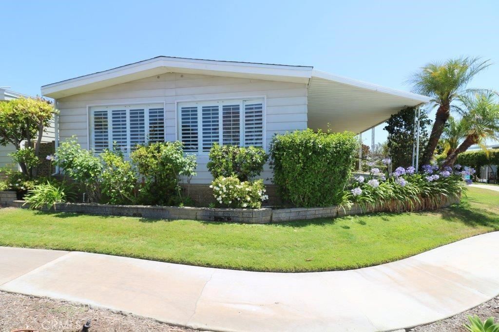 MLS #OC25142177 image #0