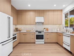 MLS #OC25143247 image #0