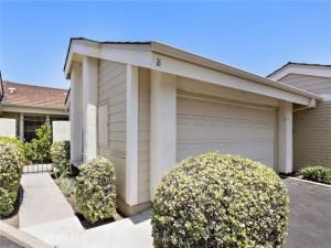 MLS #OC25144462 image #0