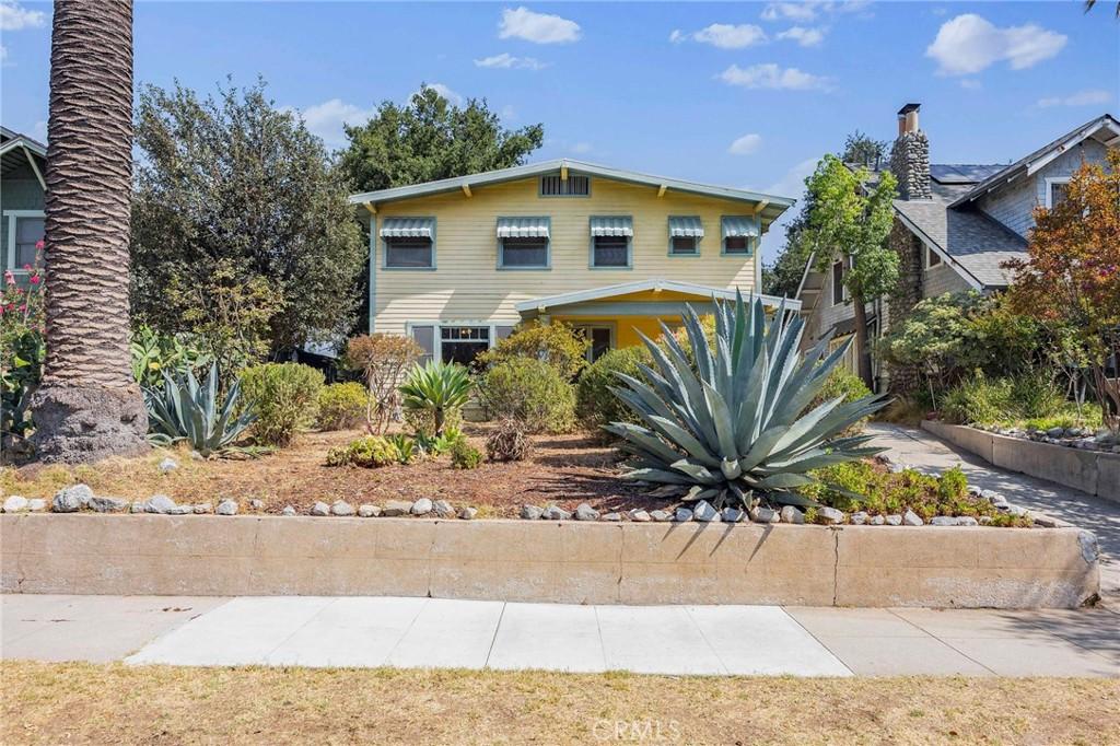 MLS #OC25144639 img 0