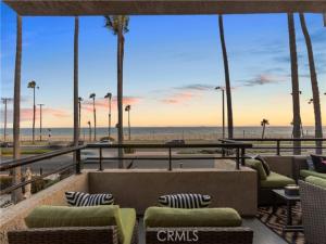 MLS #OC25145145 image #0