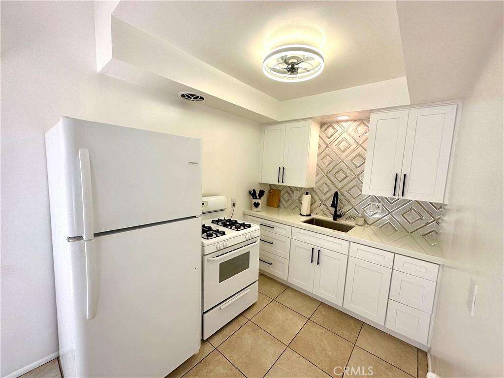 MLS #OC25148518 img 0