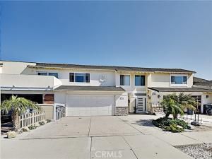 MLS #OC25148574 image #0