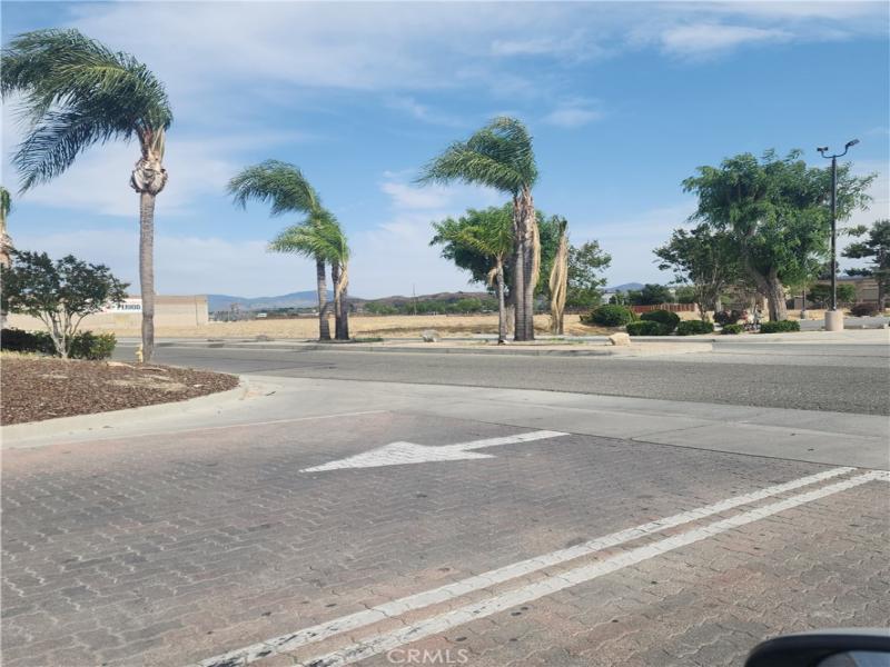 MLS #OC25150648 image #0