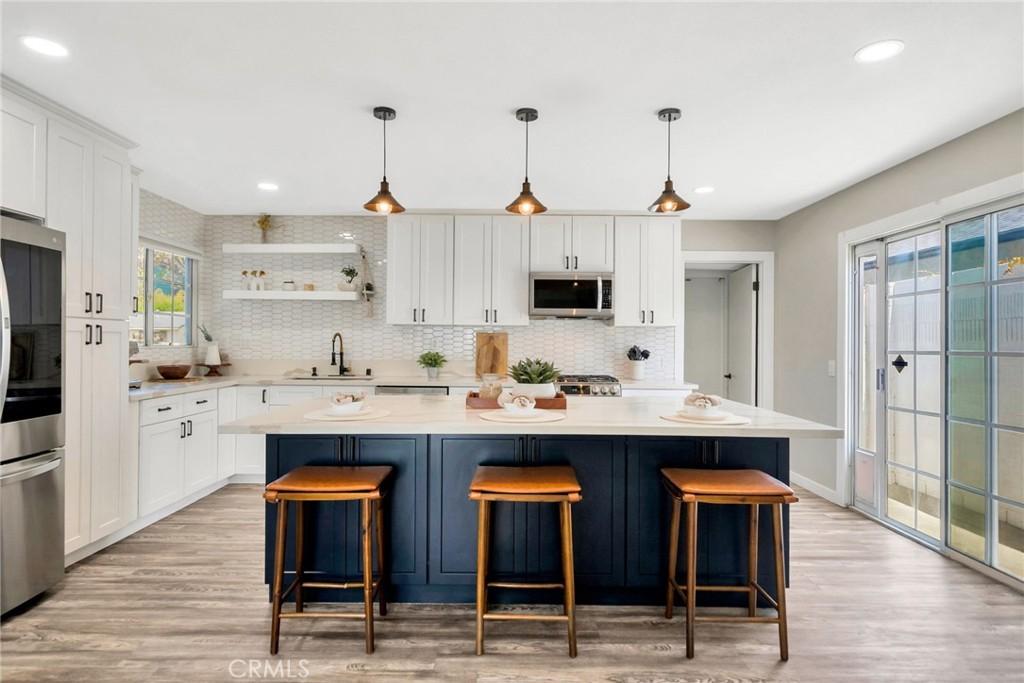 MLS #OC25152467 image #0