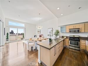 MLS #OC25153148 image #0