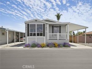 MLS #OC25153824 image #0