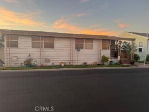 MLS #OC25154289 img 0