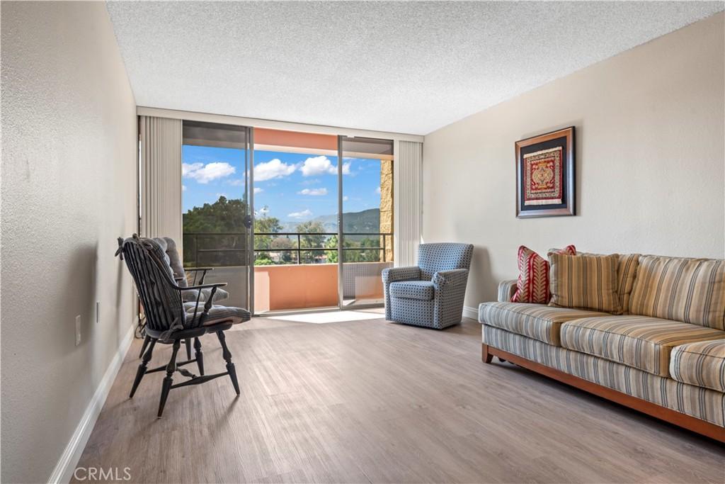 MLS #OC25154630 image #0