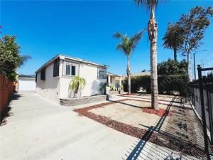 MLS #OC25156843 image #0