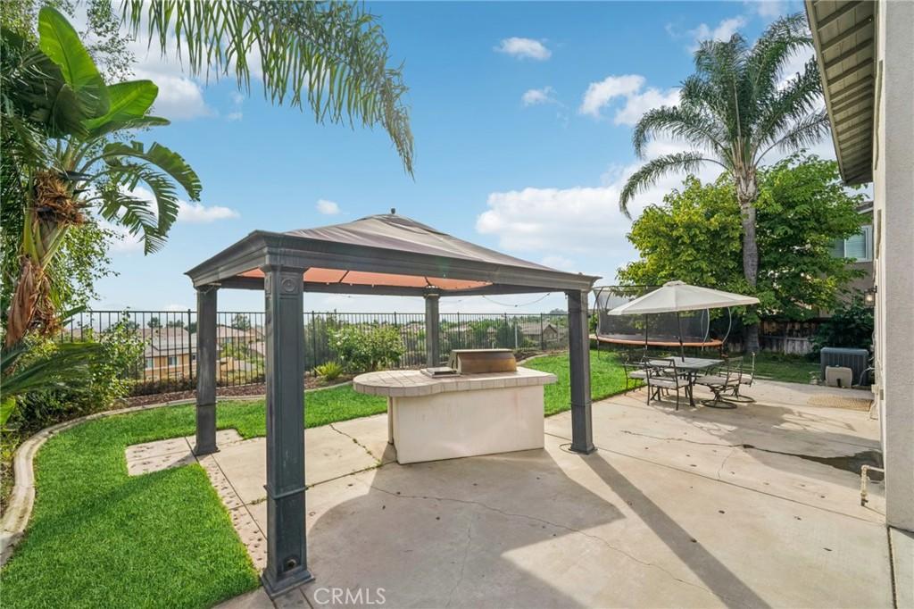 MLS #OC25158163 image #0