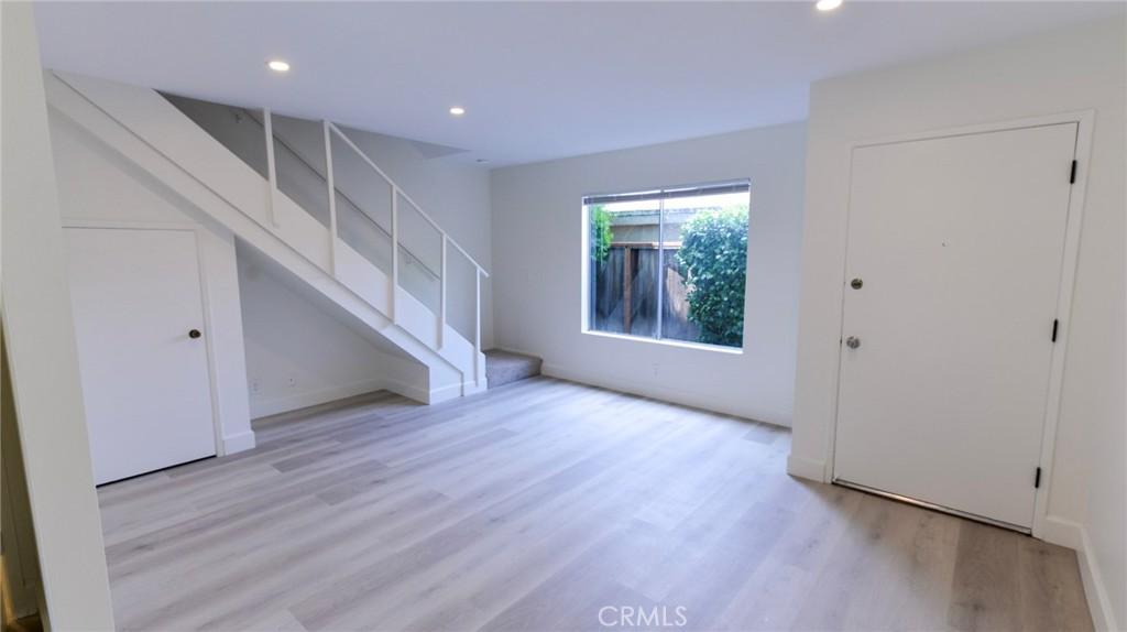 MLS #OC25159807 img 0