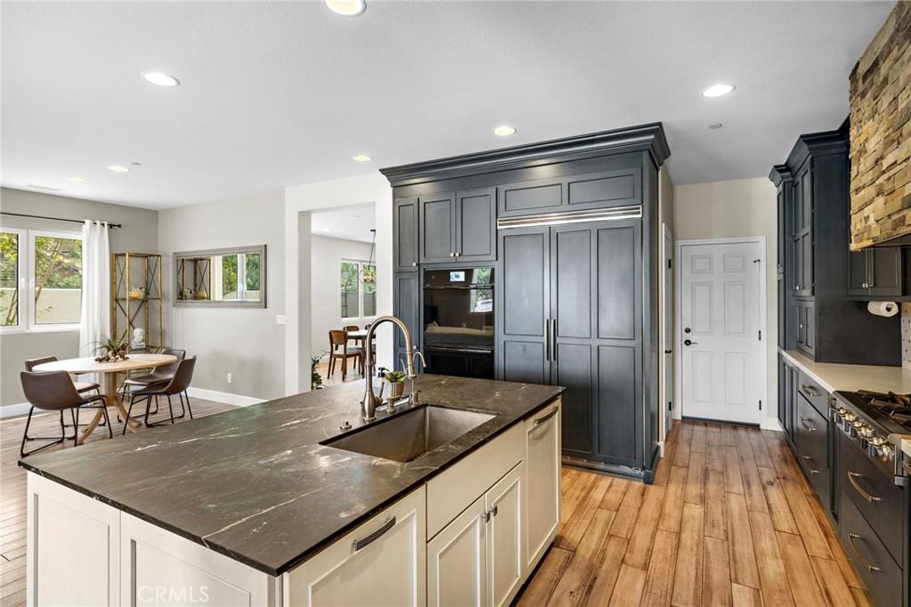 MLS #OC25160062 img 0