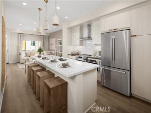 MLS #OC25160192 image #0