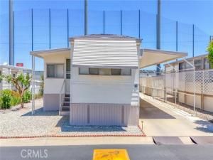 MLS #OC25161201 image #0