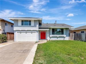 MLS #OC25161240 image #0