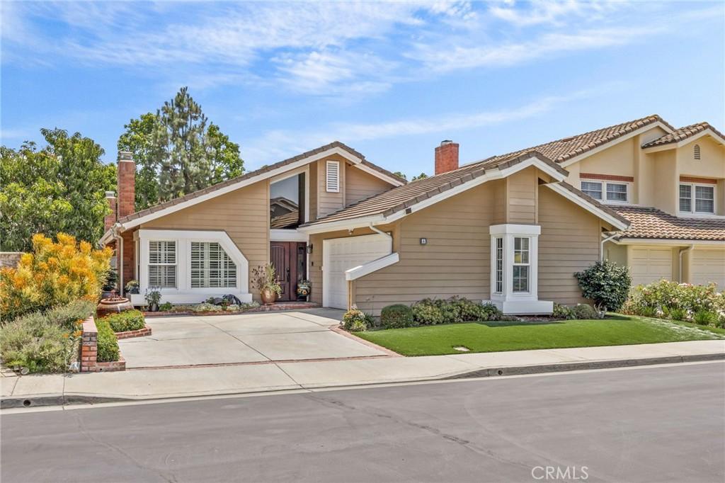 MLS #OC25161685 img 0