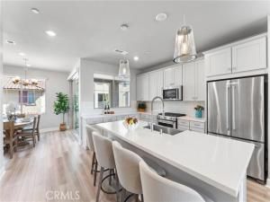 MLS #OC25161713 image #0