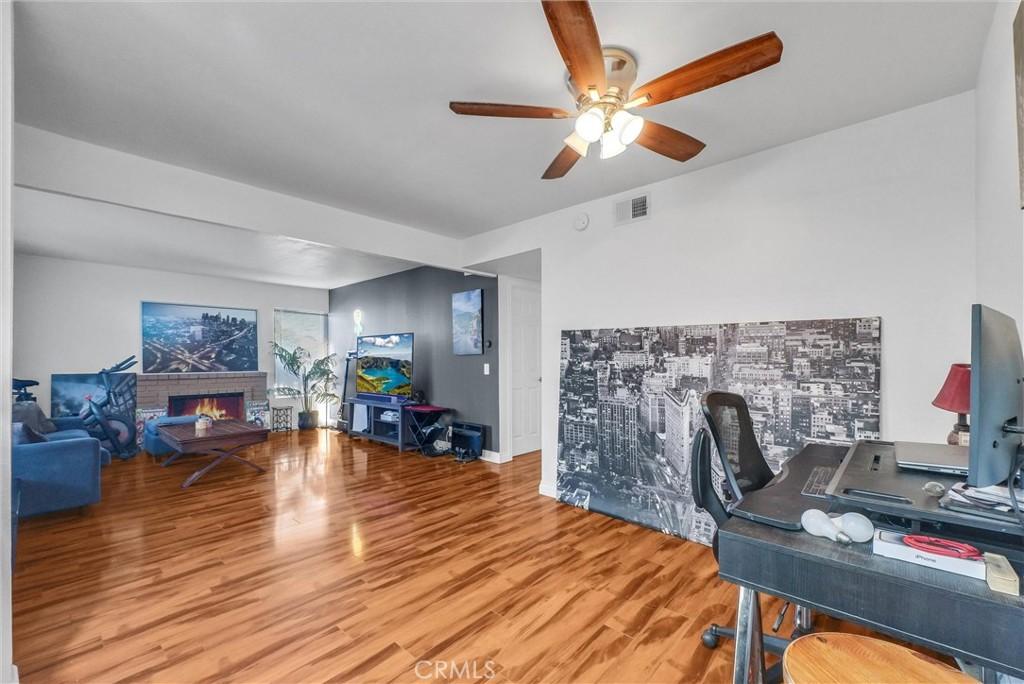 MLS #OC25162222 img 0