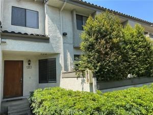 MLS #OC25162996 image #0