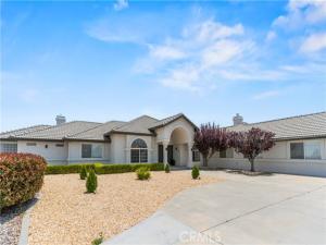 MLS #OC25163124 image #0