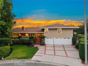 MLS #OC25163345 image #0