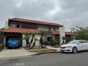 MLS #OC25165007 img 0