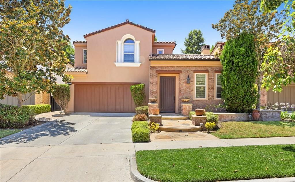 MLS #OC25165326 image #0