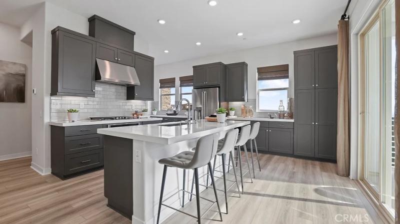 MLS #OC25165694 image #0