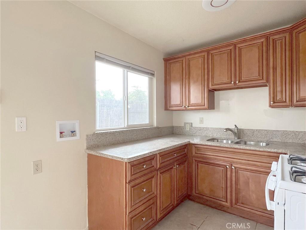 MLS #OC25165831 image #0