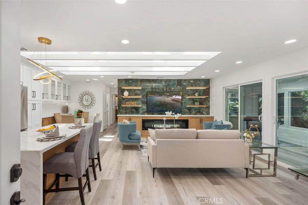 MLS #OC25166462 image #0