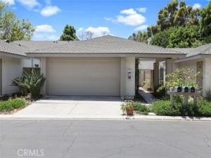 MLS #OC25166681 image #0