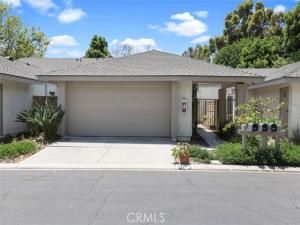 MLS #OC25166681 image #0