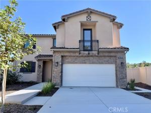 MLS #OC25166719 image #0