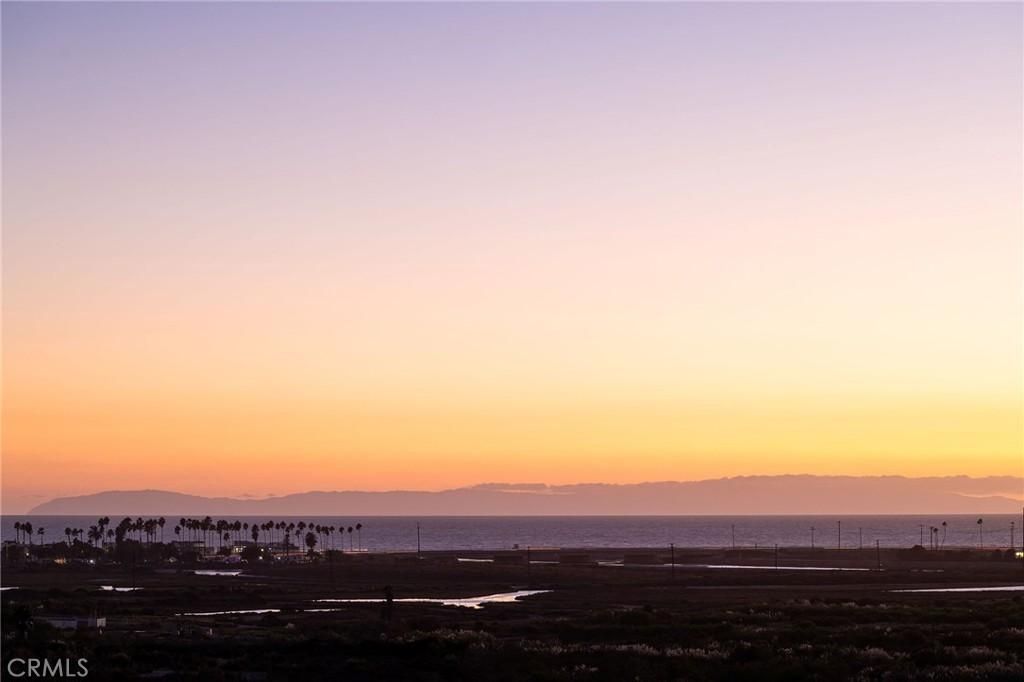 MLS #OC25166964 image #0