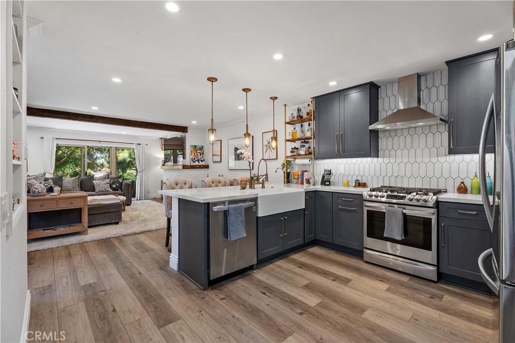 MLS #OC25167110 image #0