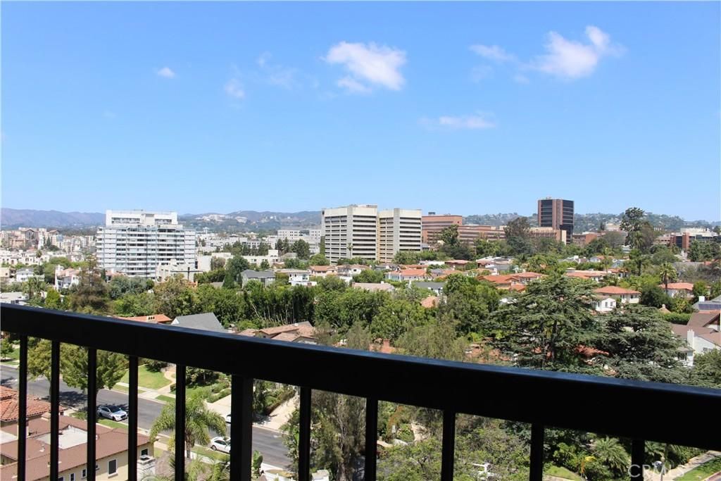 MLS #OC25167934 img 0