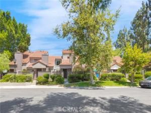 MLS #OC25168279 image #0