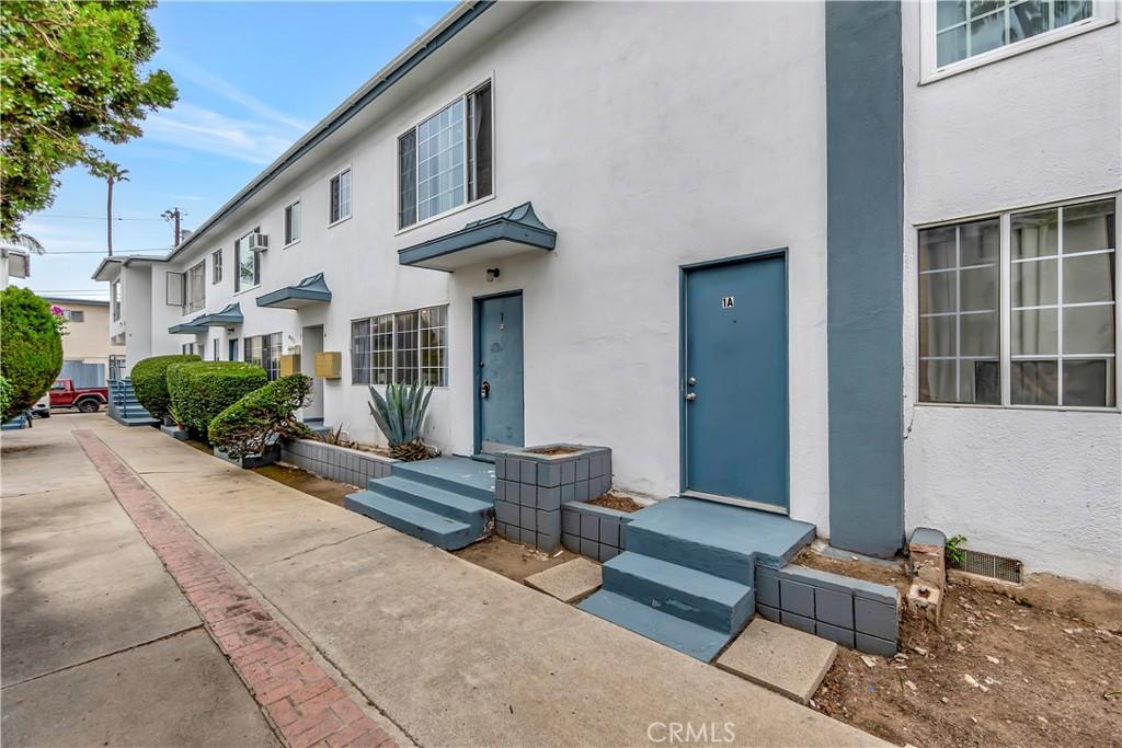 MLS #OC25168395 image #0