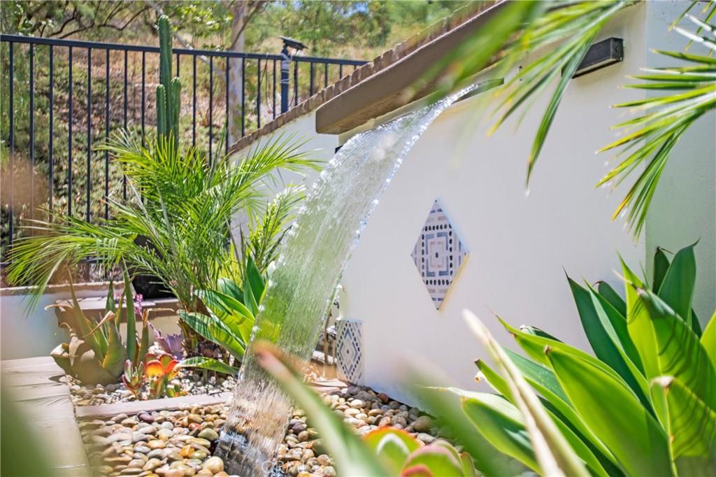 MLS #OC25168726 img 0