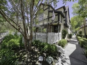 MLS #OC25168929 image #0