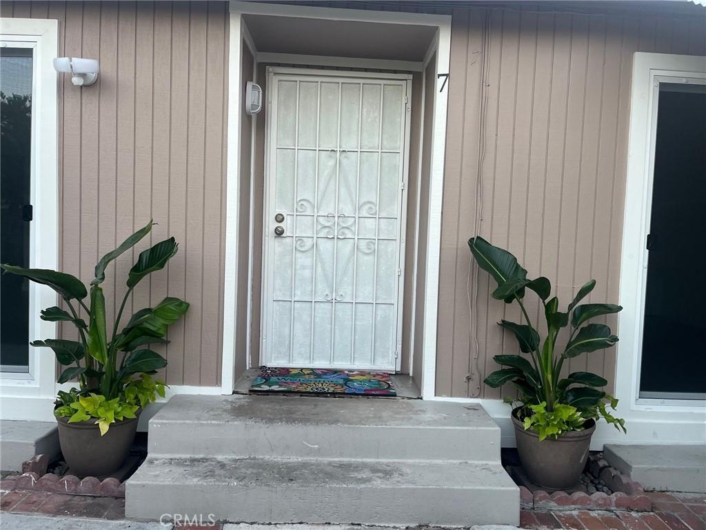 MLS #OC25169912 image #0