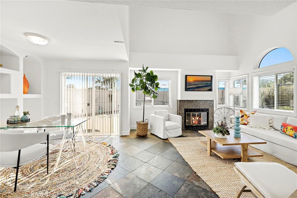 MLS #OC25170229 image #0