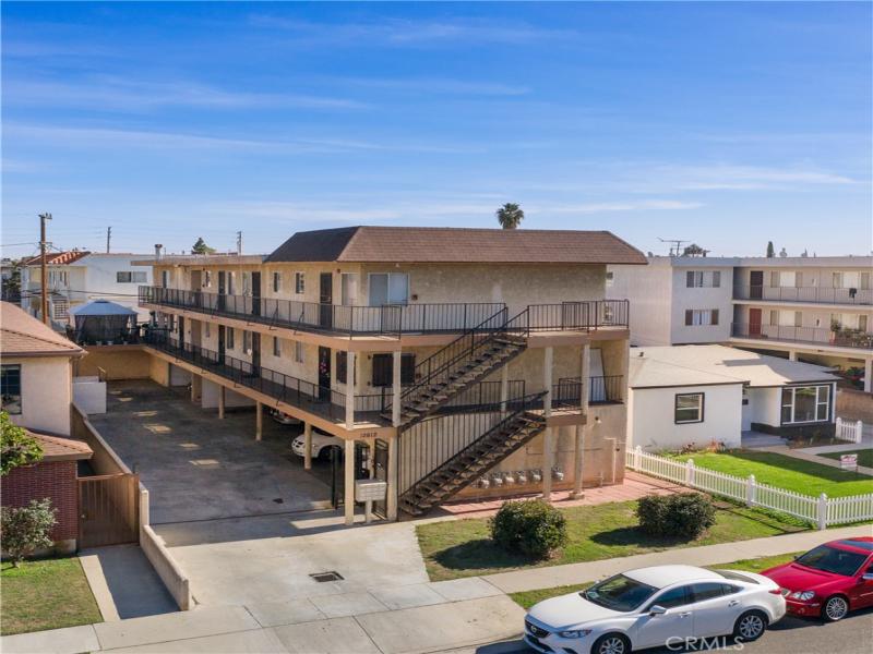 MLS #OC25170666 image #0